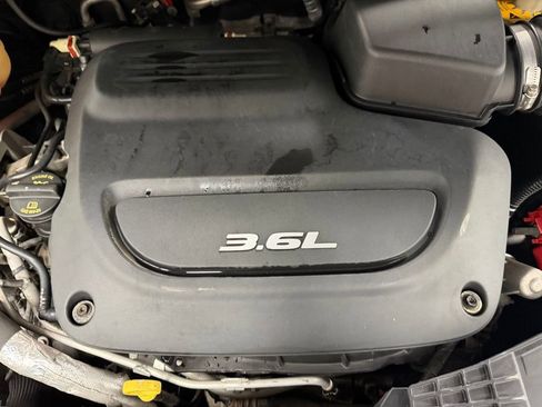 Used 2017 Chrysler Pacifica Touring image 9