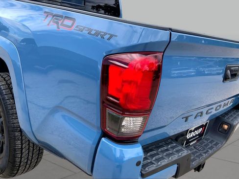 Used 2019 Toyota Tacoma TRD Sport w/ Technology Package RWD image 28