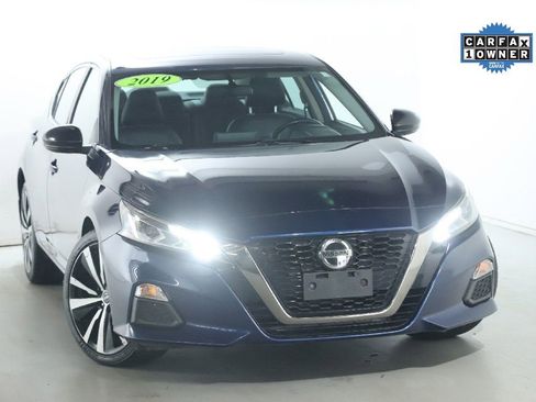 Used 2019 Nissan Altima 2.5 SR w/ SR Premium Package AWD/4WD image 2