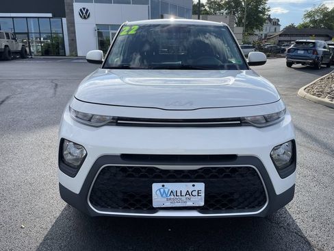 Used 2022 Kia Soul LX FWD image 2