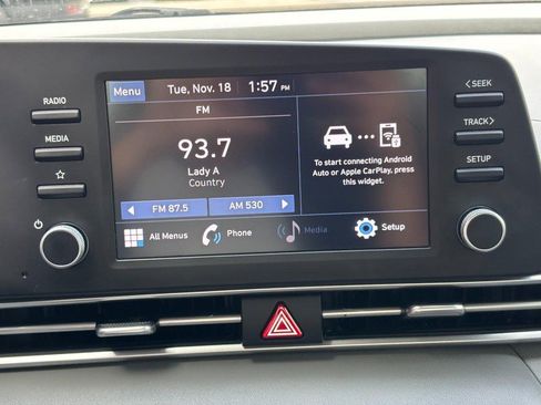 Used 2023 Hyundai Elantra SE image 20