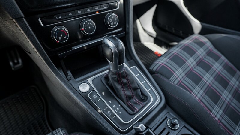 Used 2017 Volkswagen GTI Sport FWD image 33