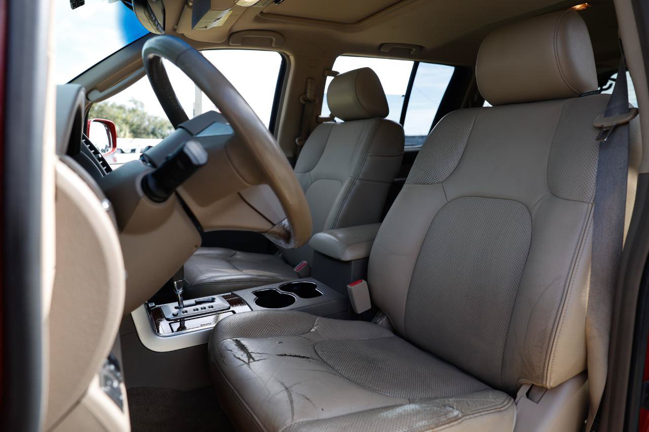 Used 2009 Nissan Pathfinder LE AWD/4WD image 6