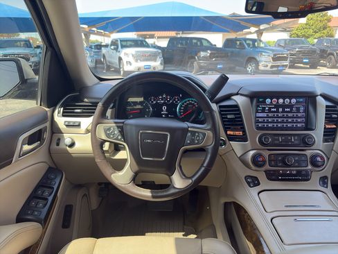 Used 2017 GMC Yukon Denali w/ Open Road Package RWD image 17