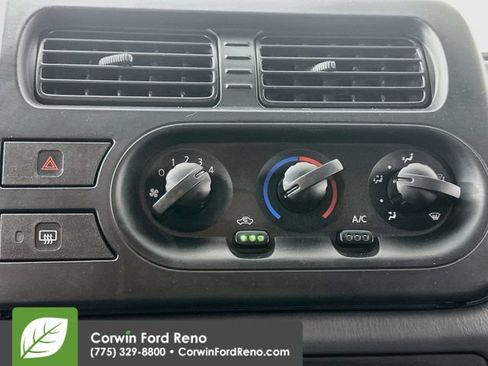 Used 2001 Nissan Frontier XE AWD/4WD image 14