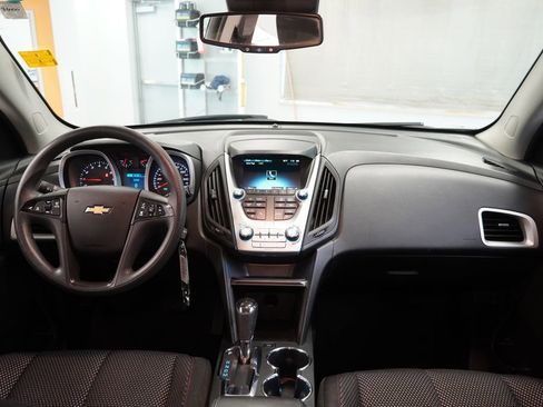 Used 2017 Chevrolet Equinox LS FWD image 18