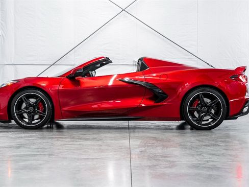 Used 2023 Chevrolet Corvette Stingray Premium Conv w/ Z51 Performance Package image 4