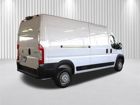 Used 2024 RAM ProMaster 2500 w/ Convenience Group FWD image 3