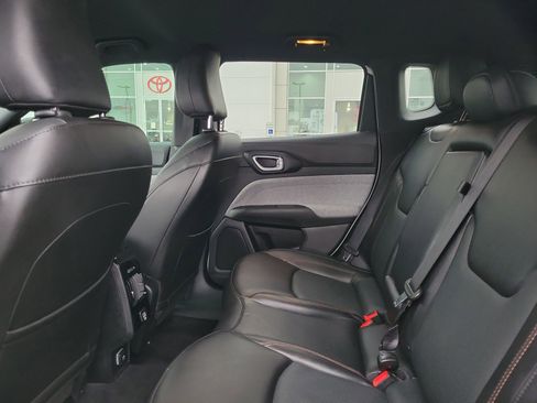 Used 2023 Jeep Compass Latitude image 11