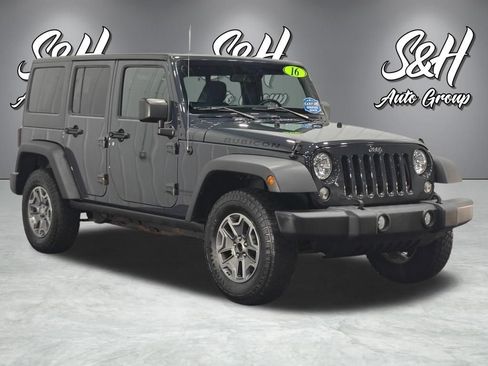 Used 2016 Jeep Wrangler Unlimited Rubicon w/ Connectivity Group AWD/4WD image 2