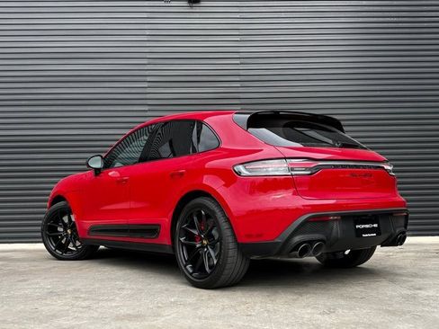 Certified 2025 Porsche Macan GTS image 3