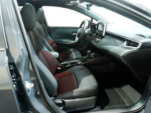 Used 2025 Toyota Corolla SE w/ SE Premium Package FWD image 12