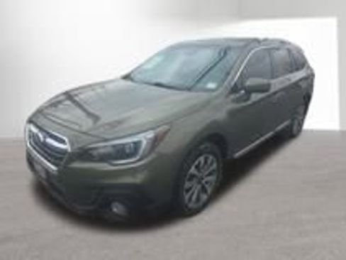 Used 2018 Subaru Outback 3.6R Touring AWD/4WD image 7