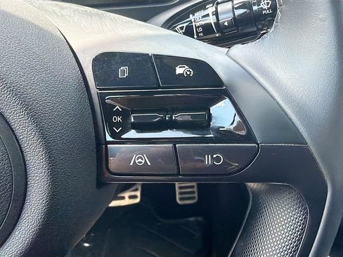 Used 2025 Hyundai Elantra Sport image 33