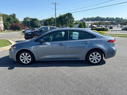 Used 2024 Toyota Corolla LE FWD image 4