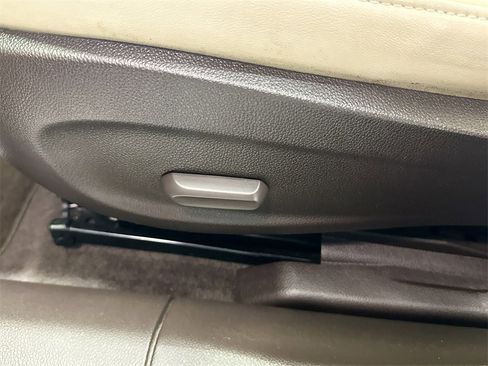 Used 2011 Chevrolet Cruze LT image 33