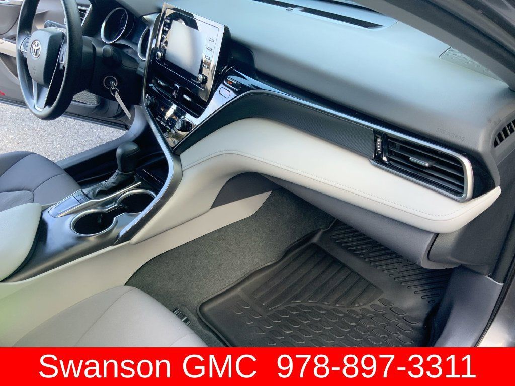 Used 2022 Toyota Camry LE FWD image 28