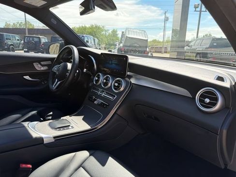 Used 2021 Mercedes-Benz GLC 300 w/ Premium Package image 38