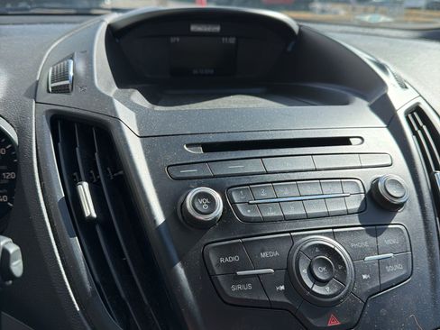 Used 2017 Ford Escape SE image 8