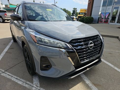 Used 2024 Nissan Kicks SR w/ SR Premium Package FWD image 5