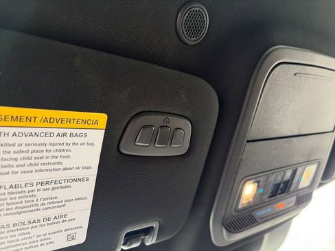 Used 2023 Ford Explorer King Ranch w/ Technology Package image 33