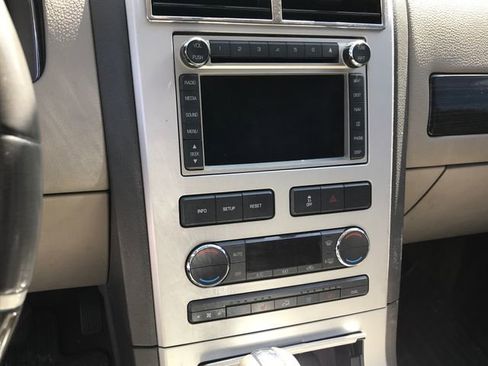 Used 2009 Lincoln MKX AWD image 7