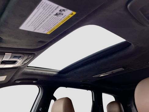 Certified 2022 Kia Telluride SX w/ SX Prestige Package image 20