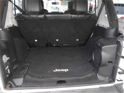 Used 2013 Jeep Wrangler Unlimited Rubicon w/ Connectivity Group image 9