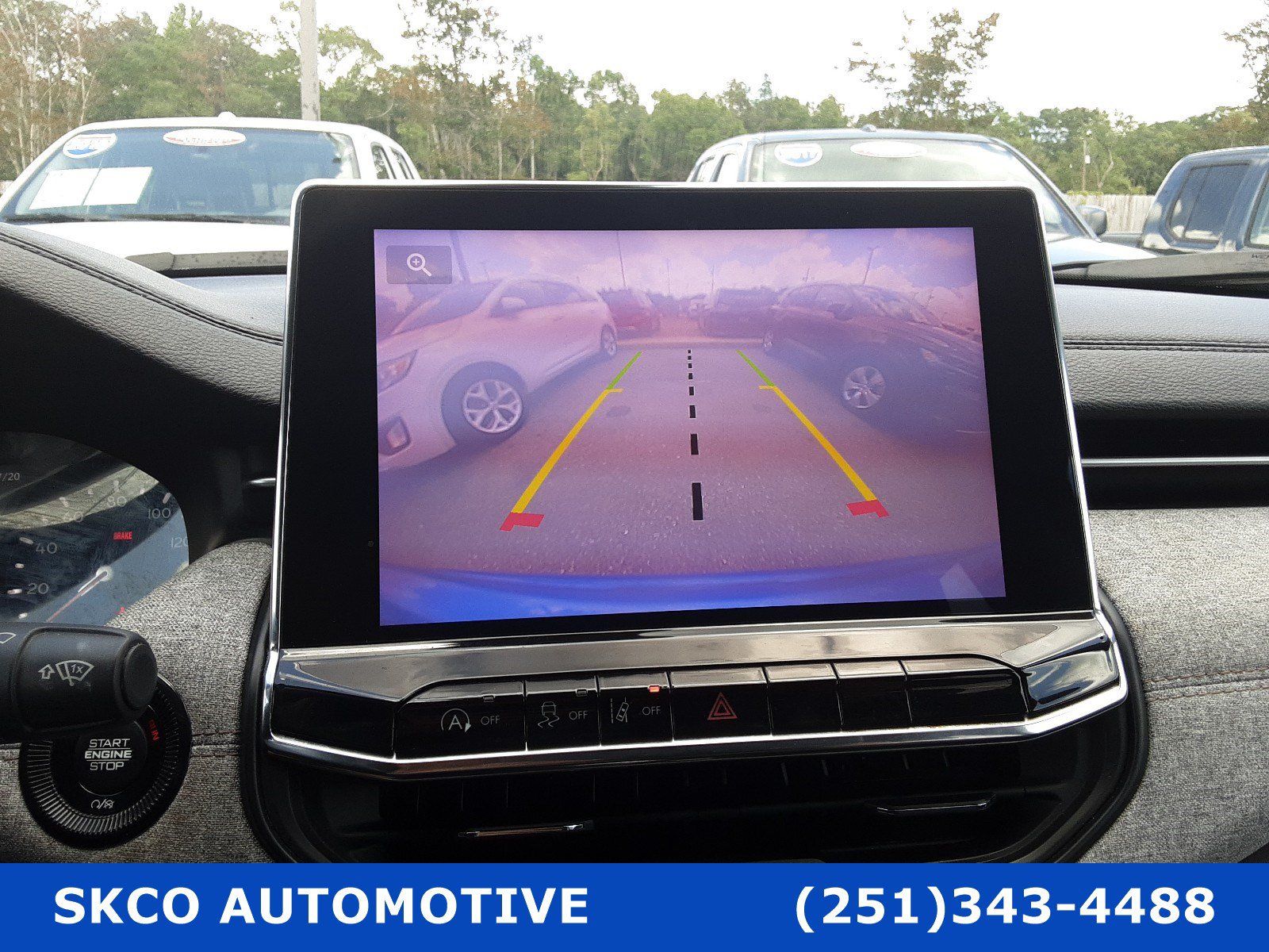 Used 2022 Jeep Compass Latitude w/ Mopar Graphics Package AWD/4WD image 17