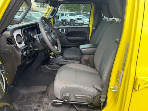 Used 2024 Jeep Wrangler Unlimited Sport AWD/4WD image 16