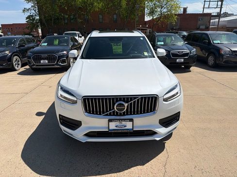 Used 2022 Volvo XC90 T6 Momentum w/ Advanced Package AWD/4WD image 8