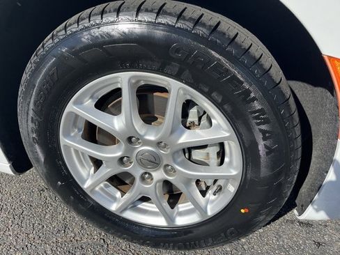 Used 2022 Chrysler Pacifica Touring-L image 32