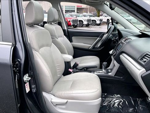 Used 2014 Subaru Forester 2.5i Limited image 9