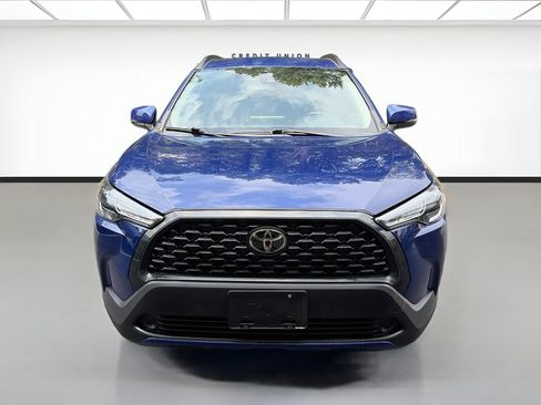 Used 2022 Toyota Corolla Cross LE AWD/4WD image 2