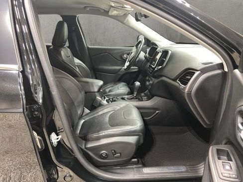 Used 2020 Jeep Cherokee Limited image 18