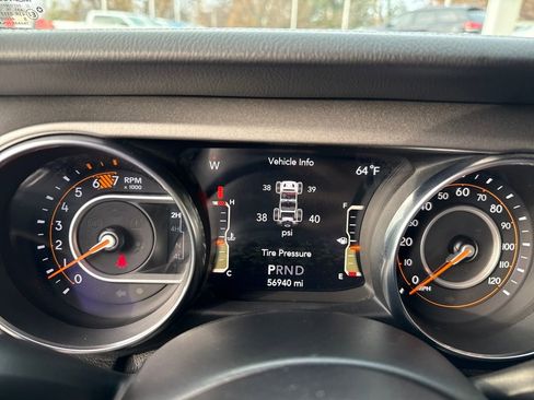 Used 2018 Jeep Wrangler Unlimited Sahara image 15