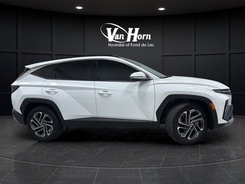 Used 2025 Hyundai Tucson Limited AWD/4WD image 8