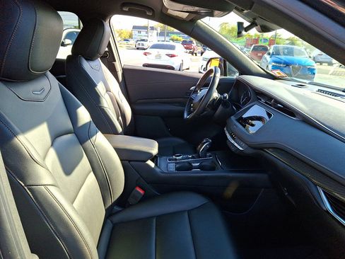 Used 2019 Cadillac XT4 Sport w/ Cold Weather Package image 12