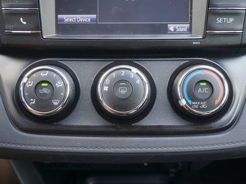 Used 2016 Toyota RAV4 LE AWD/4WD image 9