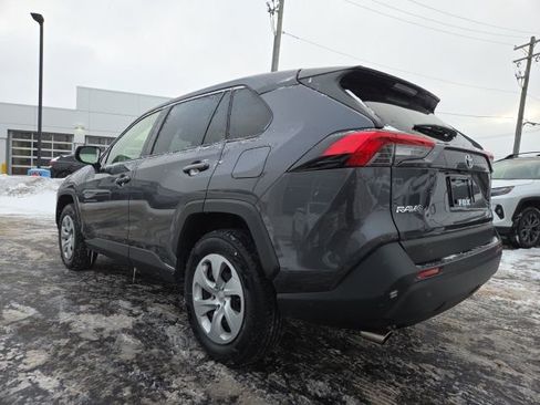 Used 2022 Toyota RAV4 LE image 5