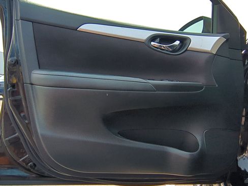 Used 2017 Nissan Sentra S image 14