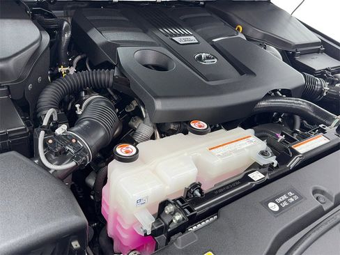 Used 2025 Lexus GX 550 image 59