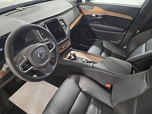 Used 2023 Volvo XC90 B6 Plus w/ Protection Package Premier image 18