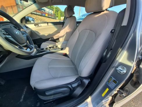 Used 2015 Hyundai Sonata SE FWD image 11