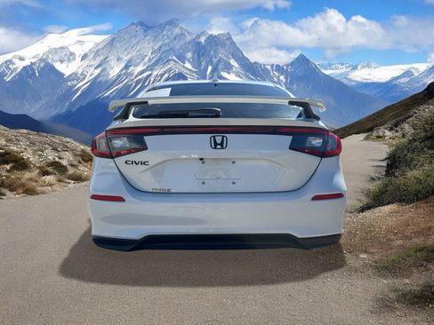 Used 2024 Honda Civic EX-L image 4