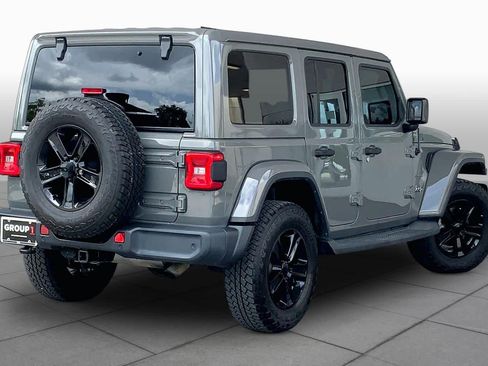 Used 2019 Jeep Wrangler Unlimited Sahara AWD/4WD image 13