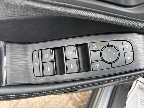 Used 2023 Nissan Rogue SV image 33