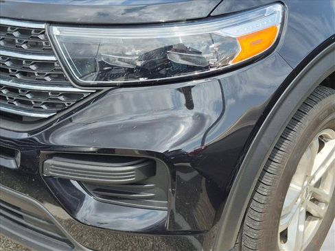 Used 2023 Ford Explorer XLT AWD/4WD image 11
