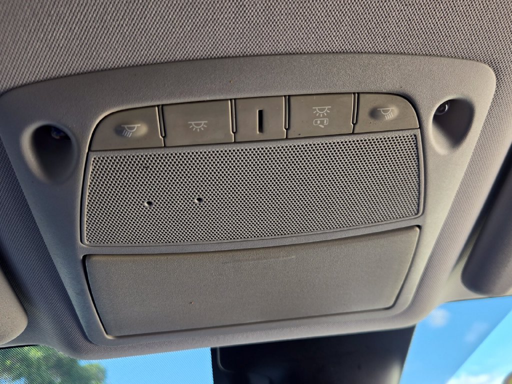 Used 2020 Nissan Rogue Sport SV FWD image 23