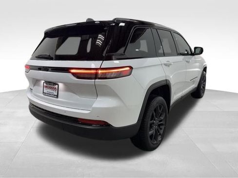 New 2025 Jeep Grand Cherokee Limited image 6